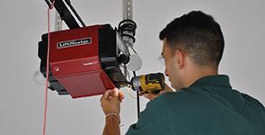 5 Reasons to Replace Your Garage Door Opener