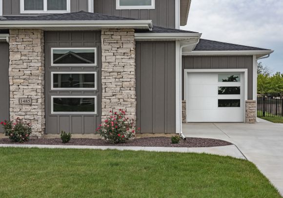 7 Trending Garage Doors